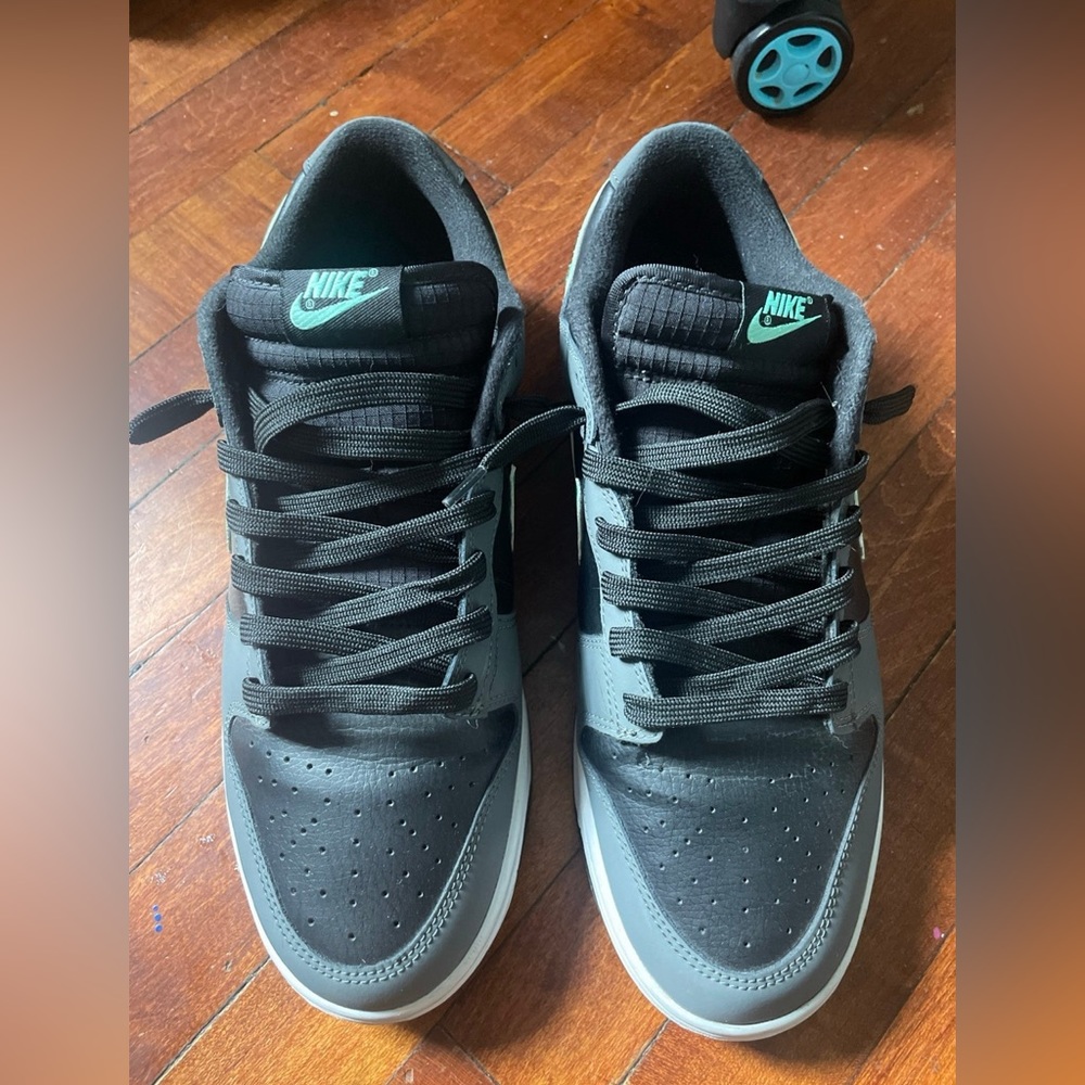 Nike Dunk low green glow size 12